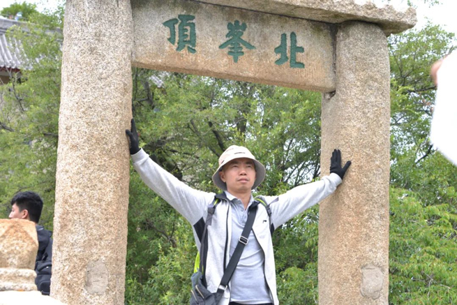 Сотрудники Xiangyi, собравшись в древней столице Сиань, чтобы испытать тысячелетнее путешествие в историю и культуру.