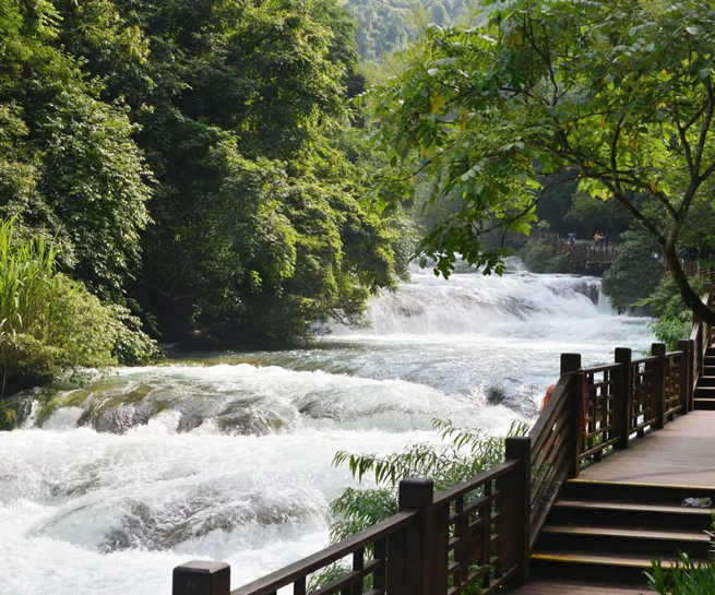 Праздновать 100-летие основания Коммунистической партии Китая, Xiangyi Центрифуга Красочные Гуйчжоу 5-дневный тур